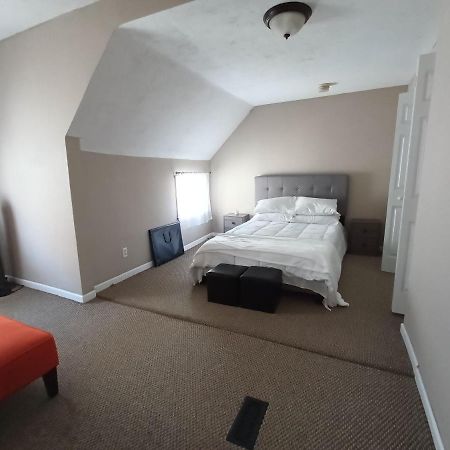 Cozy Updated 3-Br Apartment Near Peace Bridge บัฟฟาโล ภายนอก รูปภาพ