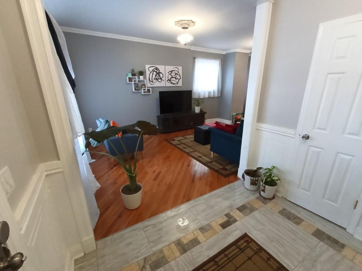 Cozy Updated 3-Br Apartment Near Peace Bridge บัฟฟาโล ภายนอก รูปภาพ